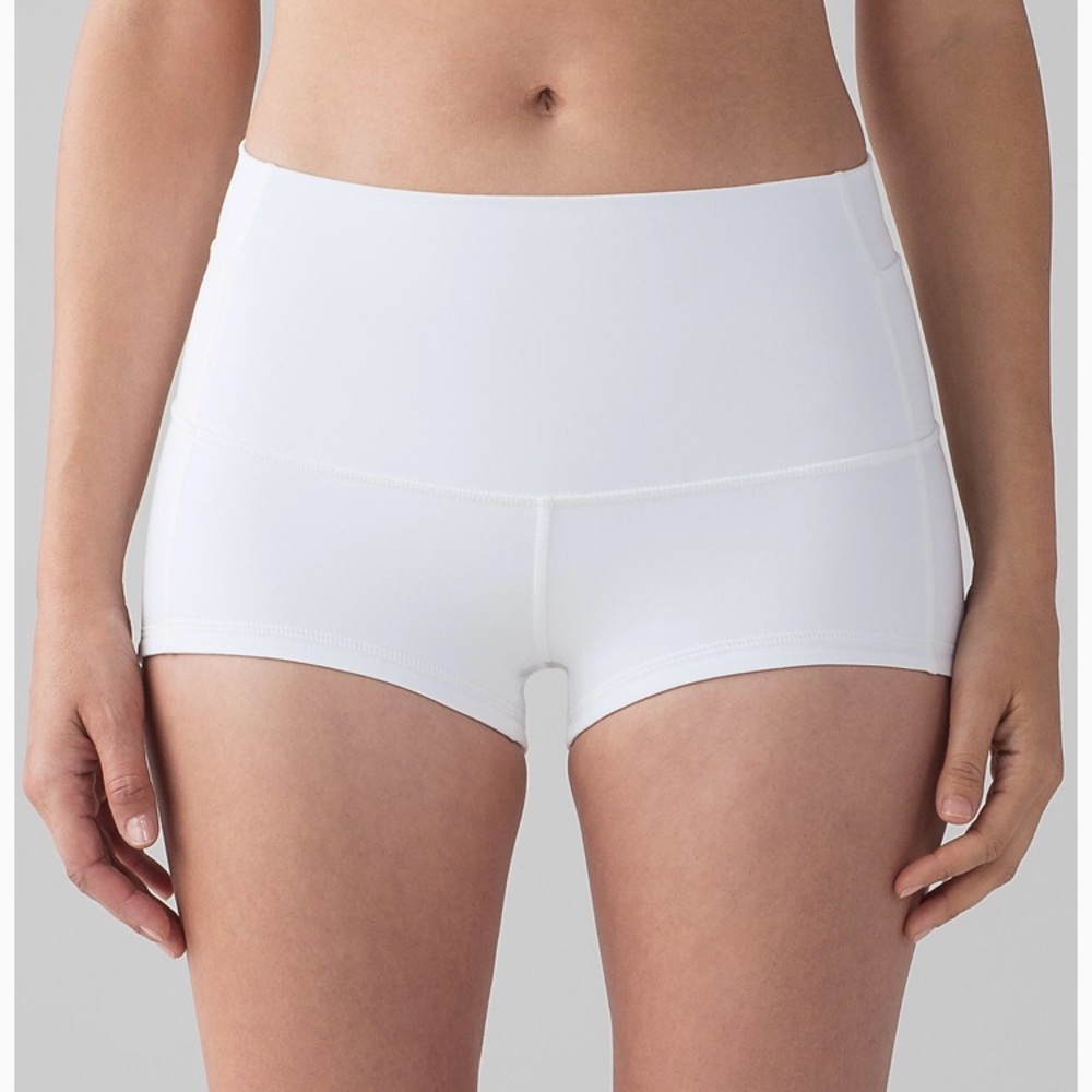 Lululemon 🍋 Shorts - Picture 6 of 6
